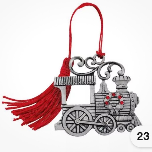 Avon 2024 Pewter Christmas’s Ornament - Picture 2 of 2